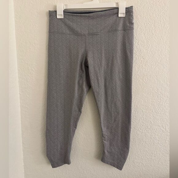 Prana Gray Capris Athletic Stretch Pants - Picture 1 of 6